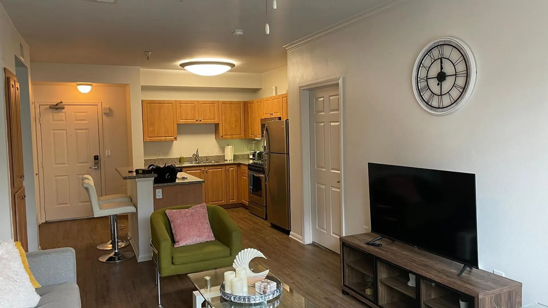 Cozy 2 Bed Oasis Near Venice And Beach Full Of Charm And Comfort Los Angeles Apartment